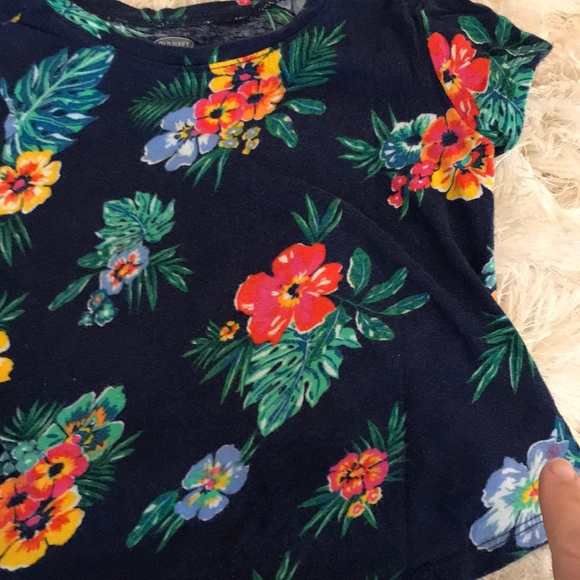 5 top bundle! - Picture 6 of 8